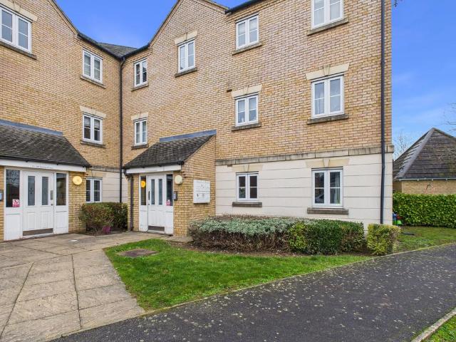Flat for sale in Grange Park, Northamptonshire