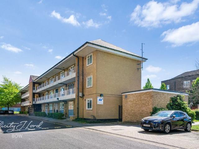 Flat for sale in Ocean Estate, Stepney