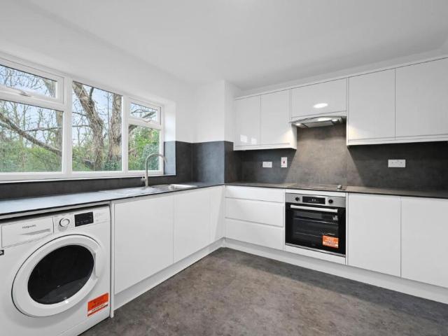 Flat for sale in Kidbrooke, Greater London