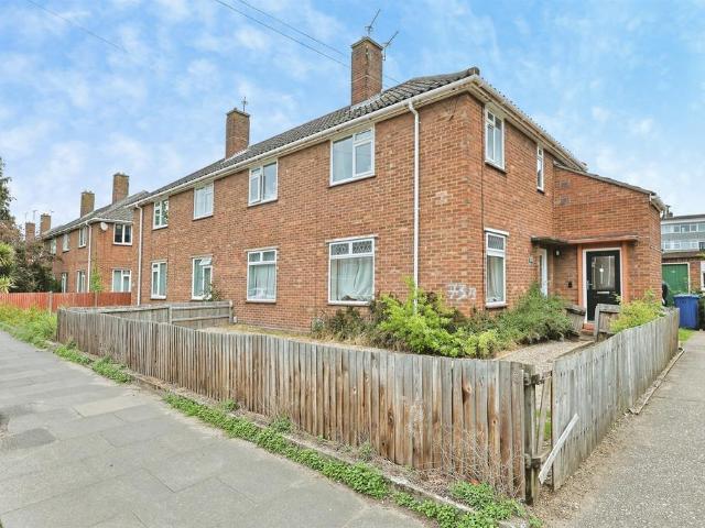 Flat for sale in Earlham Rise, East Bank