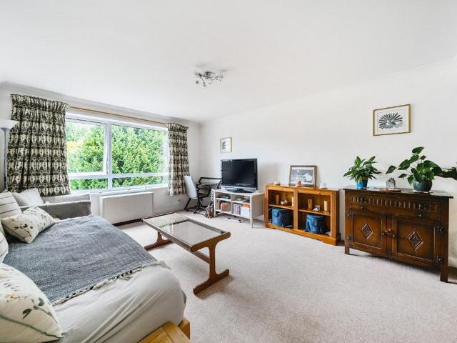 Flat for sale in Chislehurst, Greater London