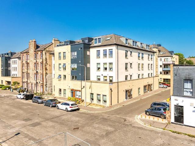 Flat for sale in Canonmills, Scotland