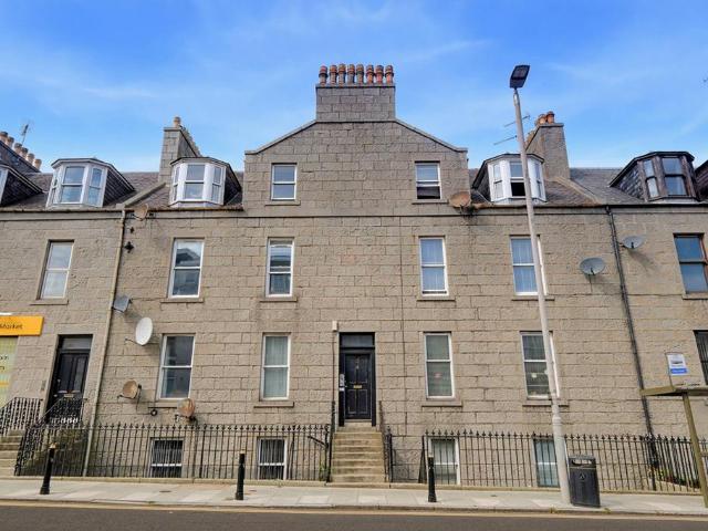Flat for sale in Ferryhill, Ballindoch