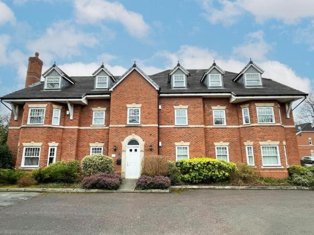 Flat for sale in Oxton, Wirral