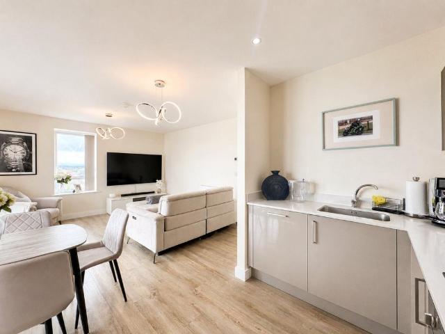 Flat for sale in Brompton, Gillingham