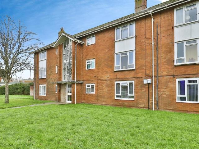 Flat for sale in Kinson, Bournemouth