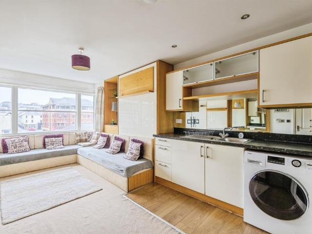 Flat for sale in Barbican, Mount Wise