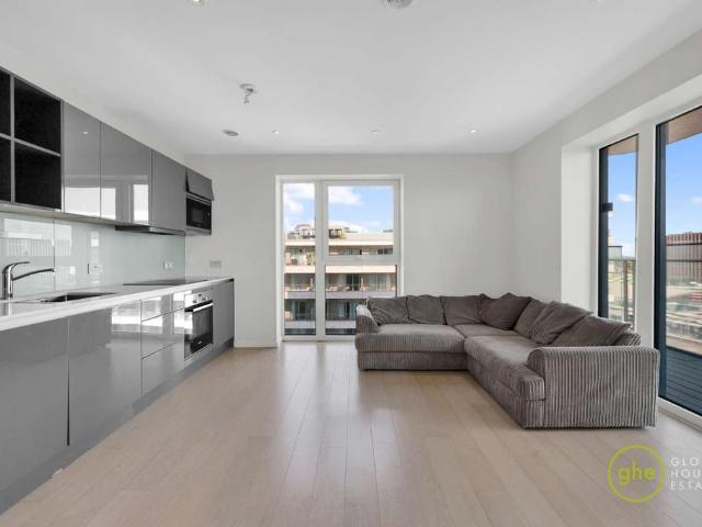 Flat for sale in London Borough of Newham, Greater London