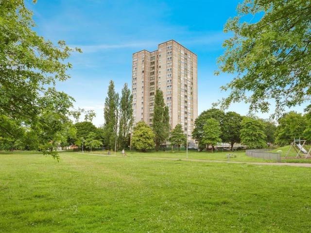 Flat for sale in Bedwell, Shephall