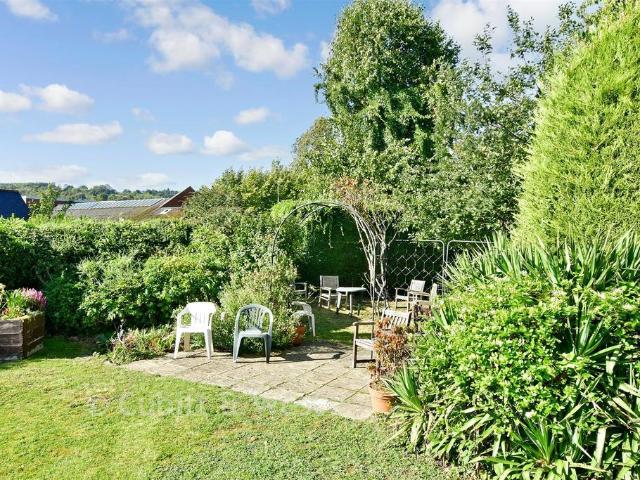 Flat for sale in Rose Hill, Pachesham Park