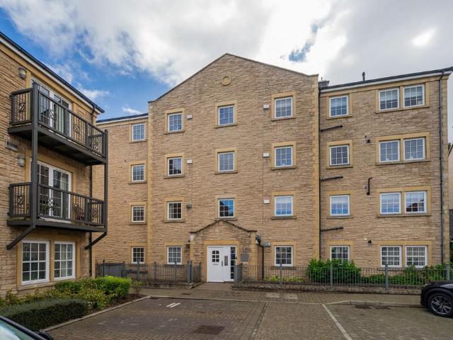 Flat for sale in Baberton, Juniper Green