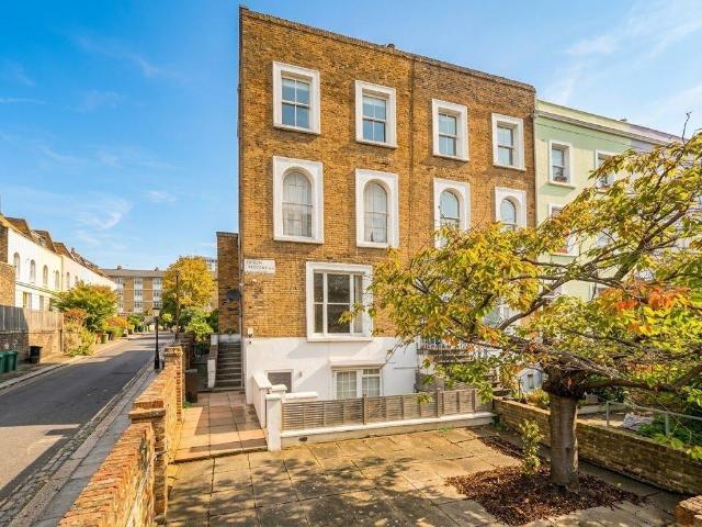 Flat for sale in Maitland Park, Greater London