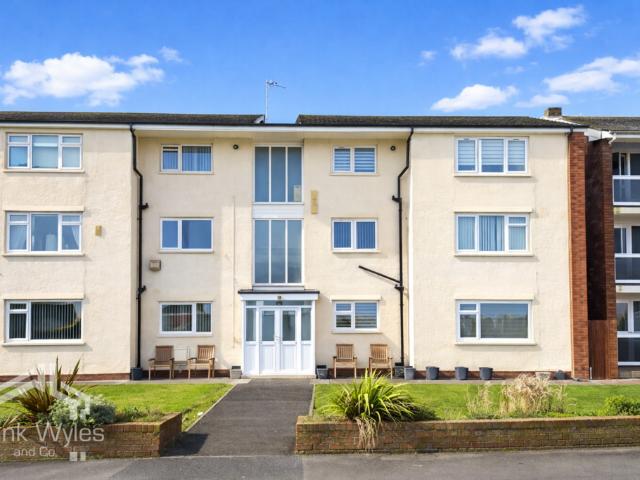 Flat for sale in Squires Gate, Blackpool