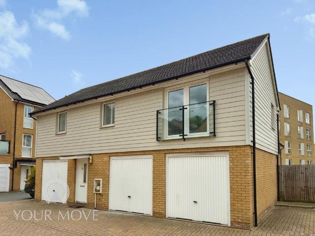 Flat for sale in Monks Orchard, Kent