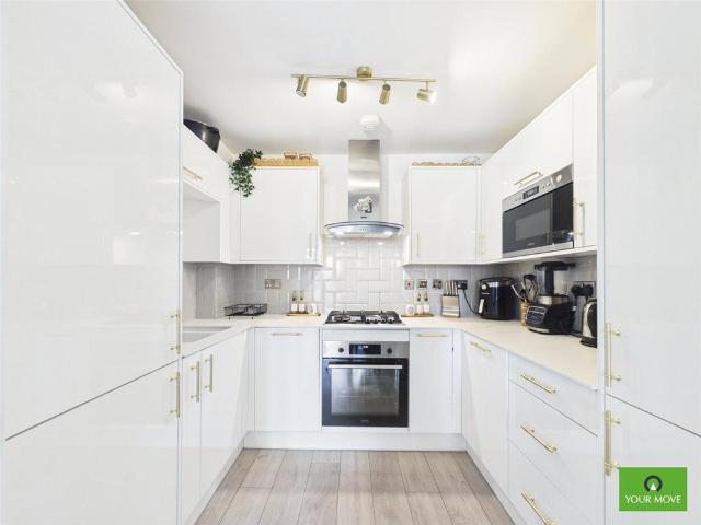 Flat for sale in Rush Green, Greater London