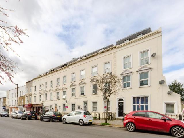 Flat for sale in London Borough of Croydon, Greater London