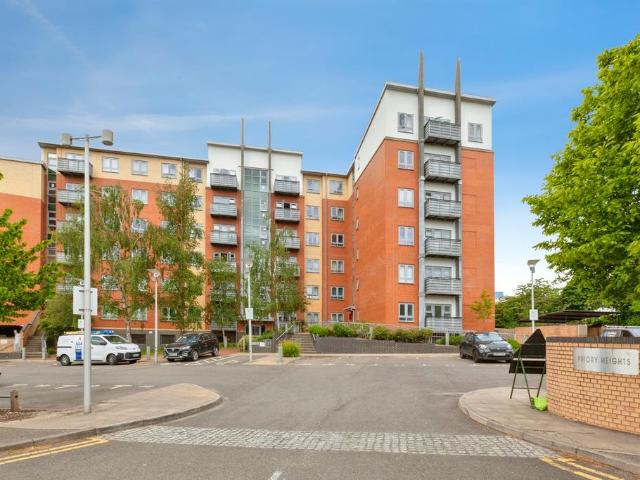 Flat for sale in Slough