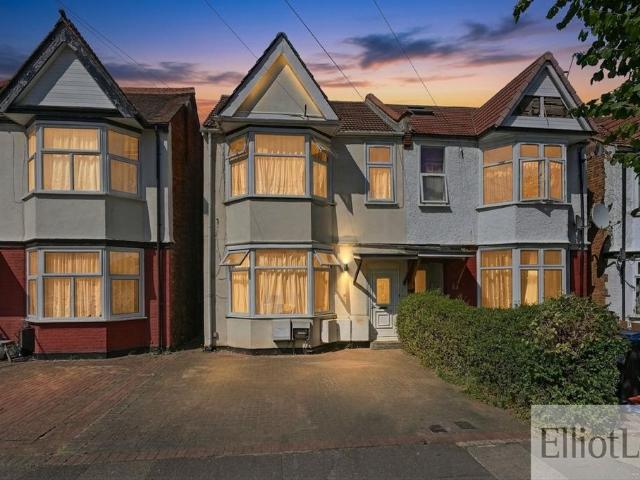 Flat for sale in London Borough of Brent, Greater London
