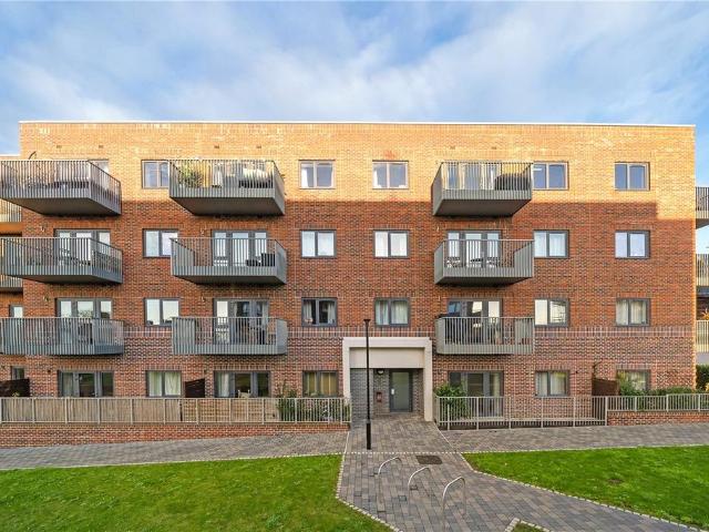 Flat for sale in Springfield Village, Greater London