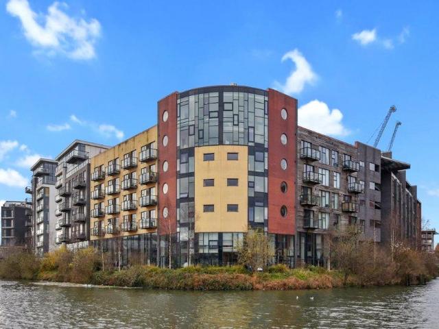 Flat for sale in Fish Island, Bow
