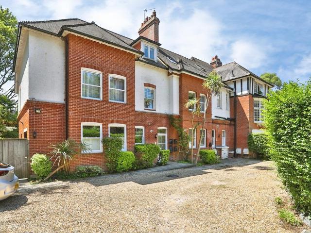 Flat for sale in Bournemouth