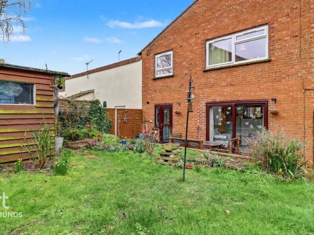 Flat for sale in Chedburgh, Suffolk