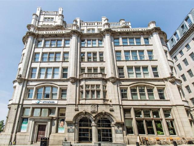 Flat for sale in Calderstones