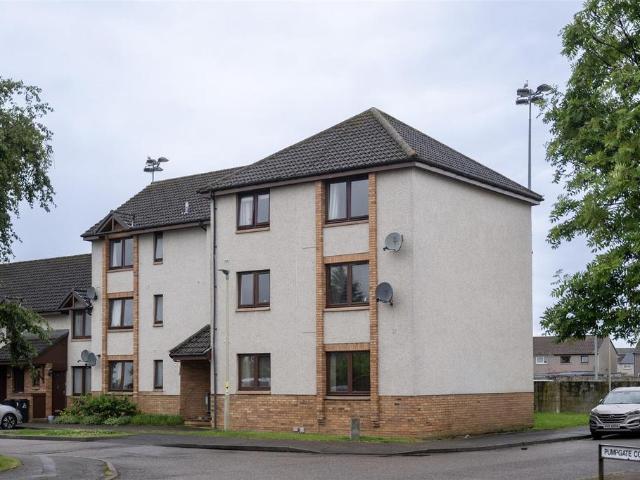 Flat for sale in Lentran, Scotland