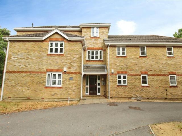 Flat for sale in Bassett, City Of Southampton