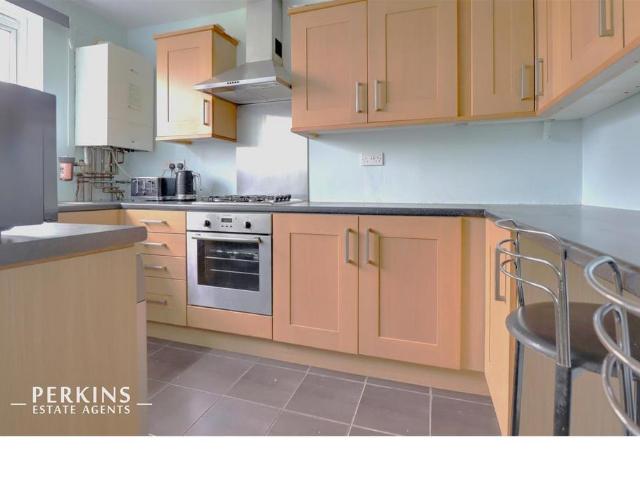 Flat for sale in London Borough of Ealing, Greenford