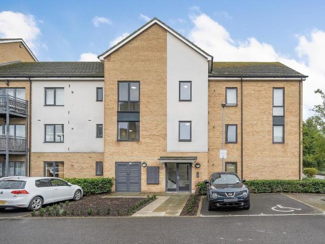 Flat for sale in London Borough of Croydon, South Norwood