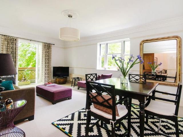 Flat for sale in Harrow On The Hill, Greater London