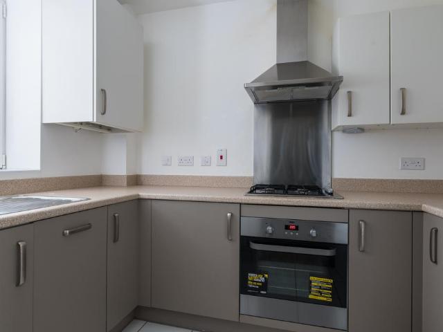 Flat for sale in Milton Keynes