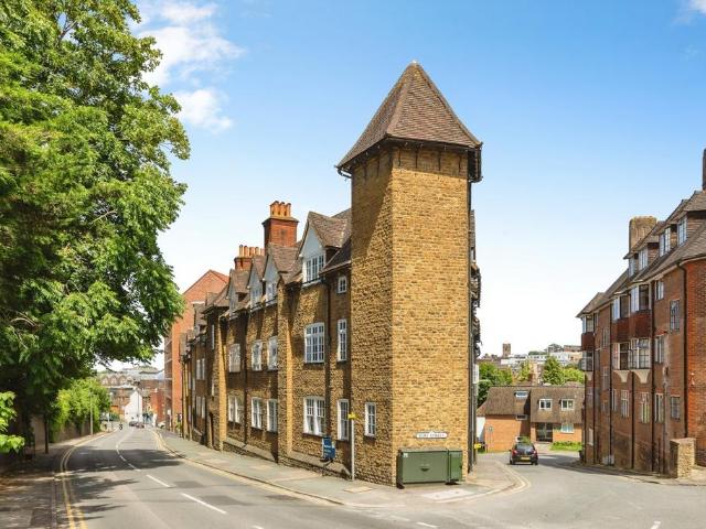 Flat for sale in Guildford Park, Westborough