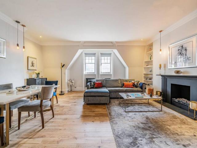 Flat for sale in Chelsea, Greater London