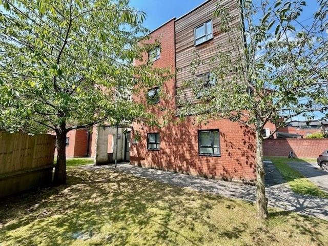 Flat for sale in Georgia, Greater Manchester