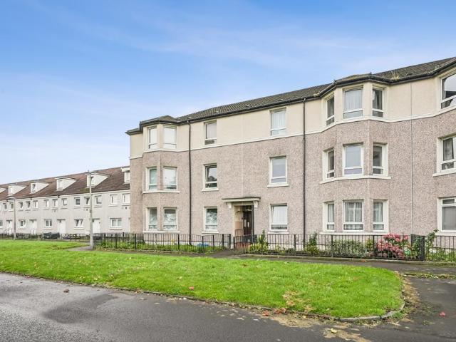Flat for sale in Govan, Scotland
