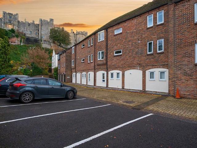 Flat for sale in Clewer Village, Windsor
