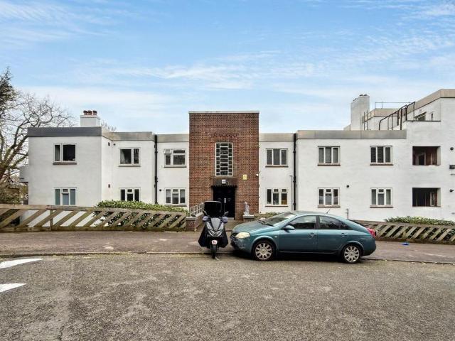 Flat for sale in London Borough of Croydon, Upper Norwood