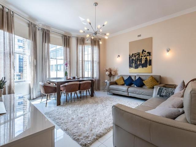 Flat for sale in South Kensington, Greater London