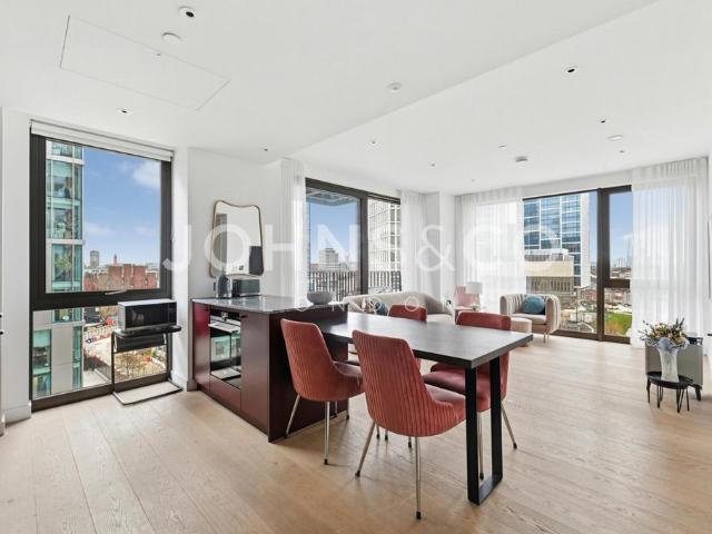 Flat for sale in Nine Elms, Greater London