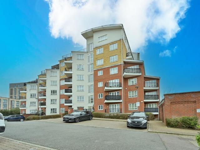 Flat for sale in Holywell Estate, North Watford