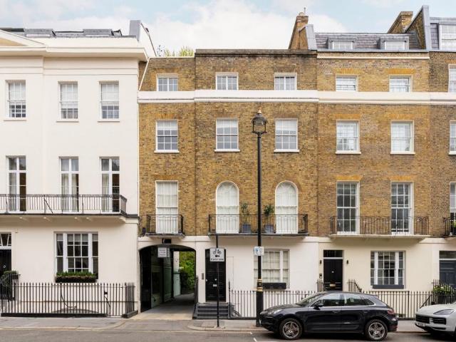 Flat for sale in Belgravia, Greater London