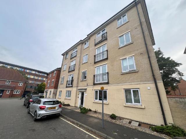 Flat for sale in Key Street, Suffolk