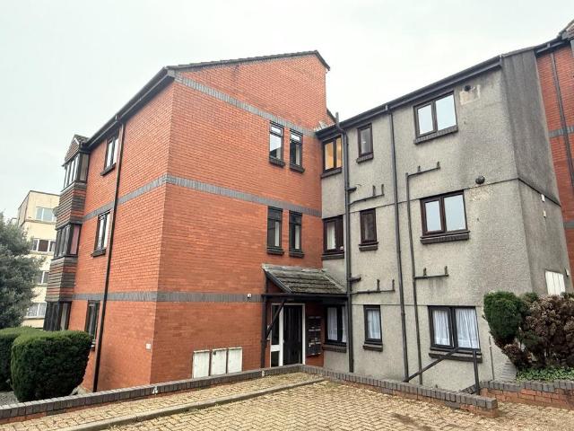Flat for sale in Nangreaves, Wales