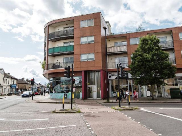 Flat for sale in London Borough of Hounslow, Greater London