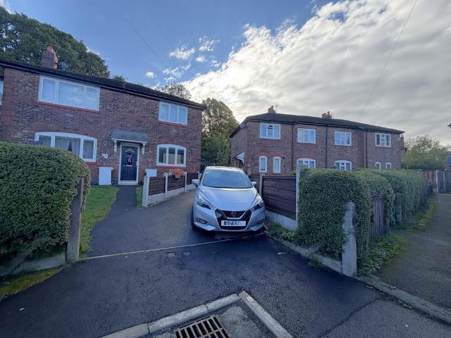 Flat for sale in Burnage, Manchester