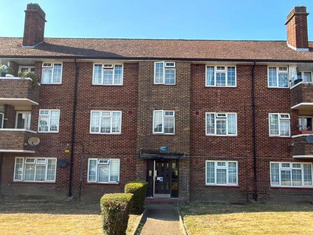 Flat for sale in Mottingham, Greater London