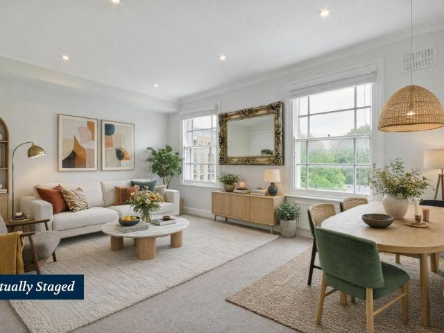 Flat for sale in Shepherd's Bush, Greater London