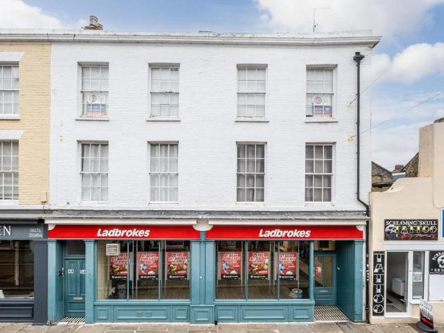 Flat for sale in Gravesend Town Centre, Gravesham